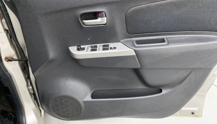 2012 Maruti Wagon R 1.0 VXI, Petrol, Manual, 73,157 km, Driver Side Door Panels Control