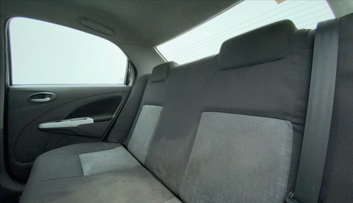 2011 Toyota Etios VX, Petrol, Manual, 99,230 km, Right Side Rear Door Cabin