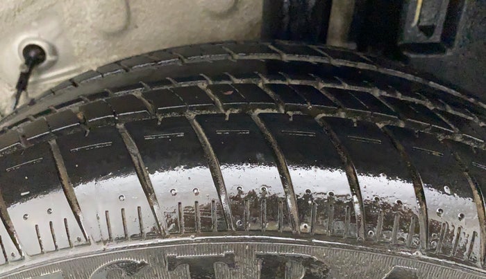 2011 Toyota Etios VX, Petrol, Manual, 99,230 km, Left Rear Tyre Tread