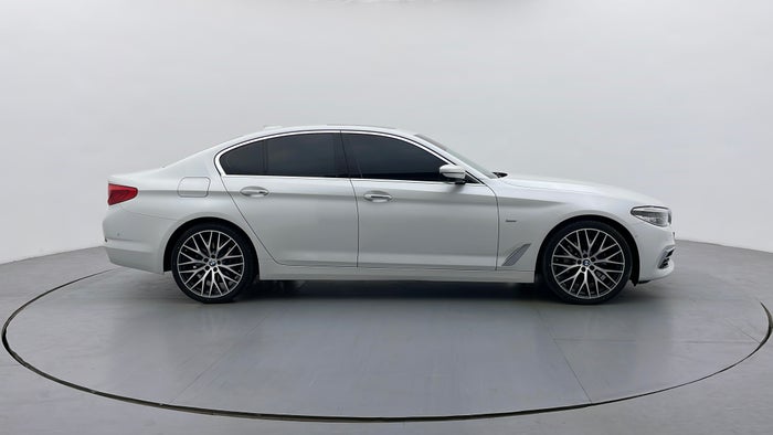 BMW 540I-Right Side View