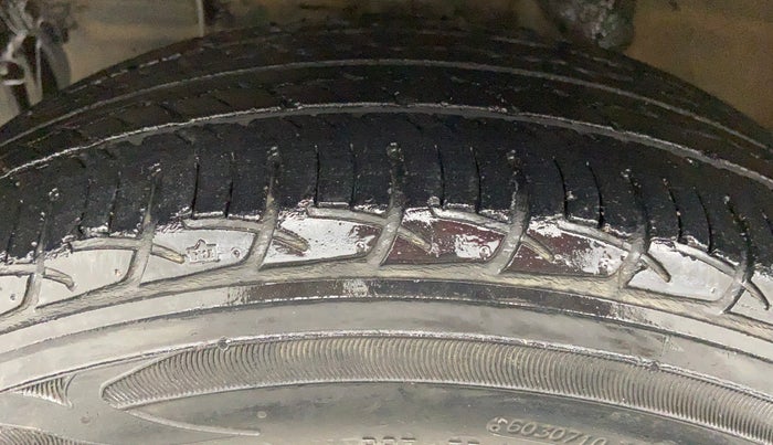 2012 Toyota Etios V, Petrol, Manual, 89,724 km, Left Front Tyre Tread