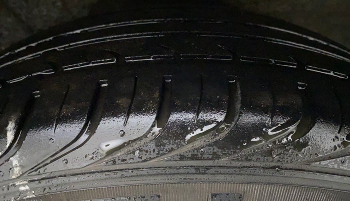 2013 Hyundai i20 MAGNA O 1.2, Petrol, Manual, 83,593 km, Left Rear Tyre Tread