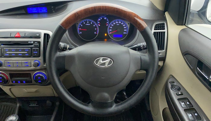 2013 Hyundai i20 MAGNA O 1.2, Petrol, Manual, 83,593 km, Steering Wheel Close Up