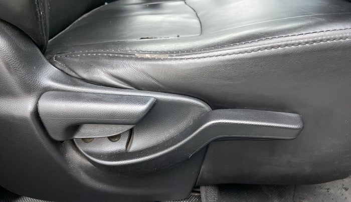 2016 Honda BR-V 1.5L I- DTEC V, Diesel, Manual, 97,433 km, Driver Side Adjustment Panel