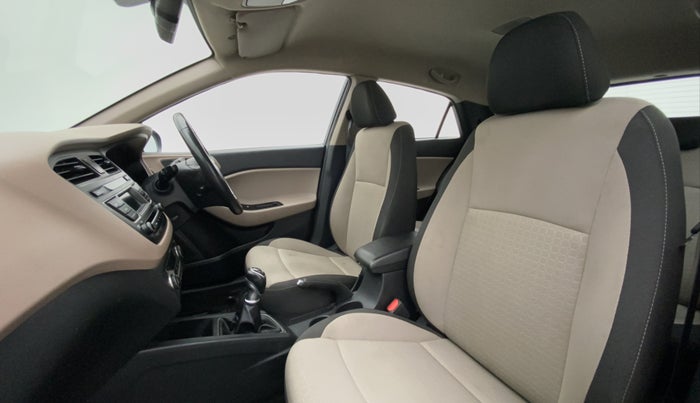 2016 Hyundai Elite i20 ASTA 1.4 CRDI, Diesel, Manual, 76,516 km, Right Side Front Door Cabin
