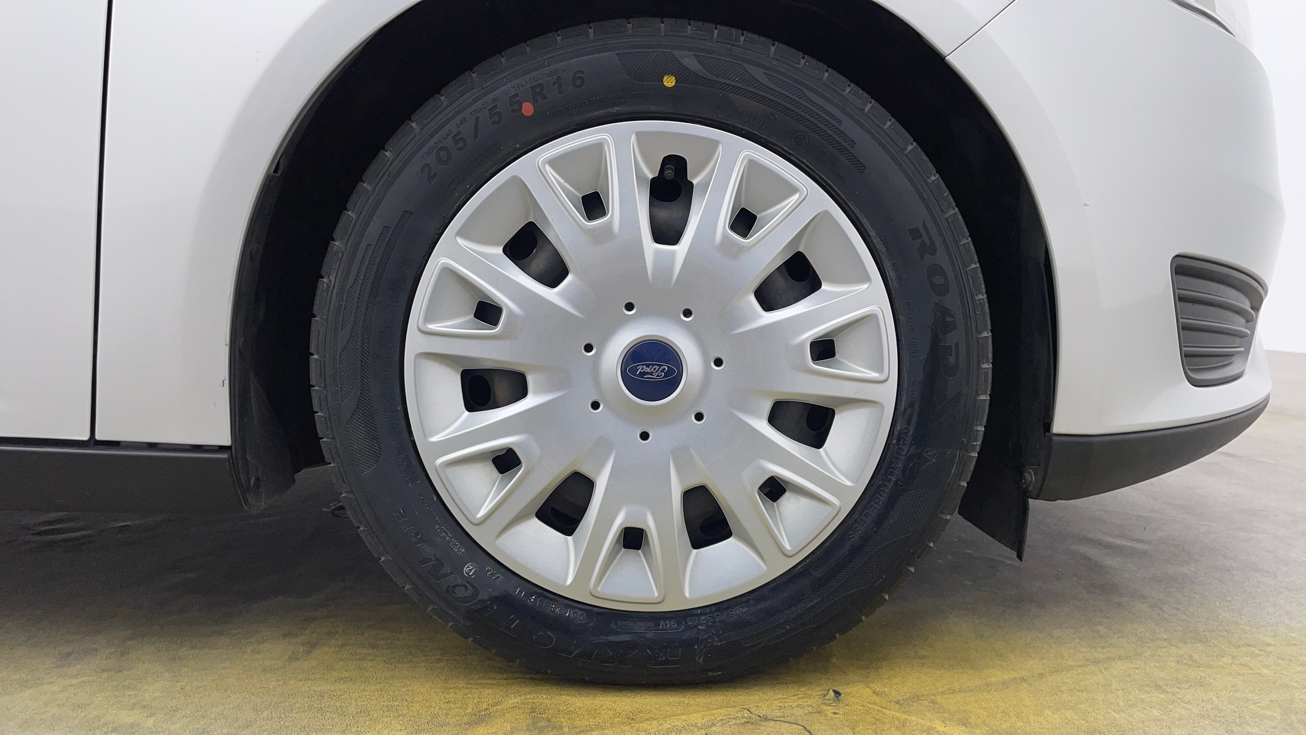 Ford Focus-Right Front Tyre