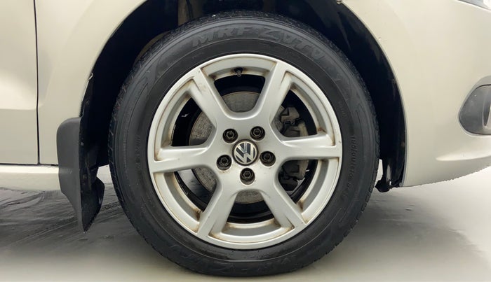 2014 Volkswagen Vento HIGHLINE DIESEL, Diesel, Manual, 41,469 km, Right Front Wheel