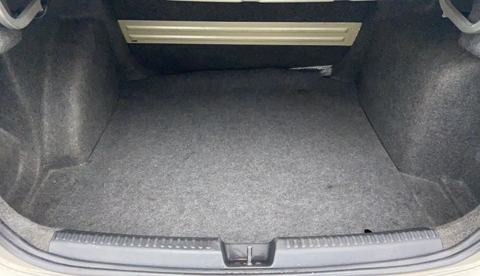 2014 Volkswagen Vento HIGHLINE DIESEL, Diesel, Manual, 41,469 km, Boot Inside