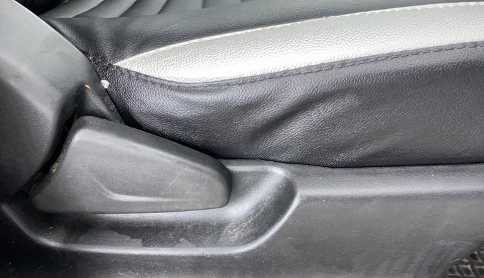 2019 Datsun Redi Go T (O), CNG, Manual, 42,127 km, Driver Side Adjustment Panel