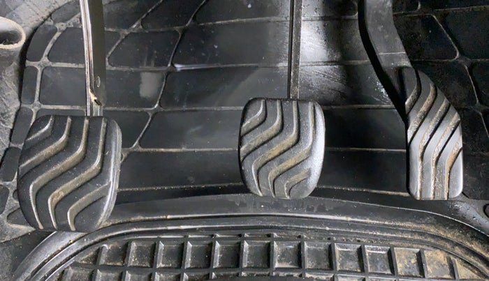 2019 Datsun Redi Go T (O), CNG, Manual, 42,127 km, Pedals