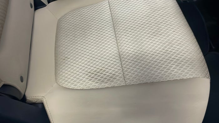 MITSUBISHI OUTLANDER-Seat 2nd row RHS Stain
