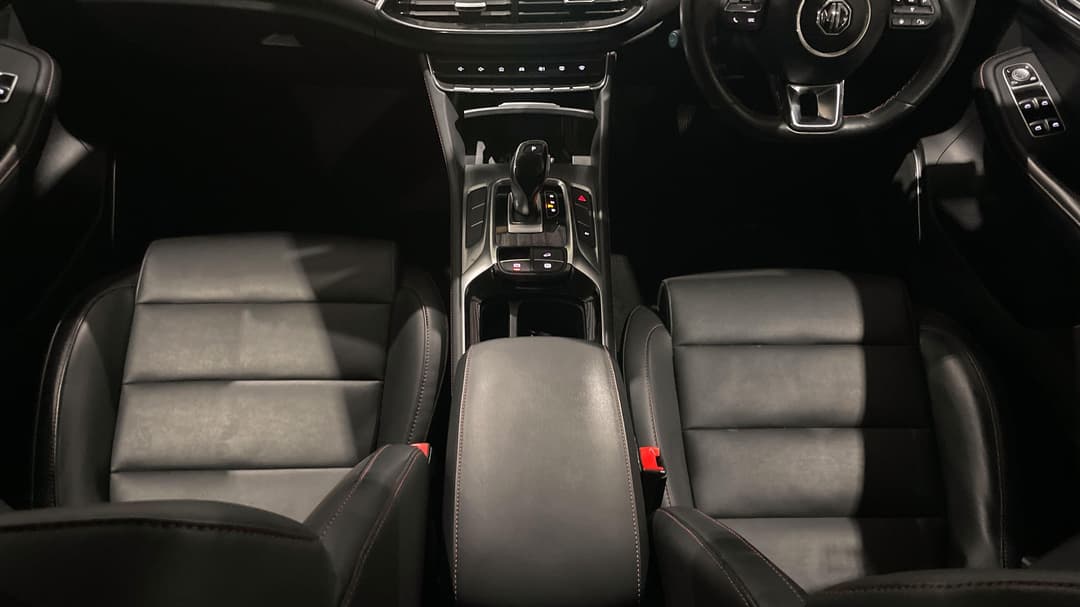 2022 MG HS +ev Phev Excite, Automatic, 24081 km, Center Console
