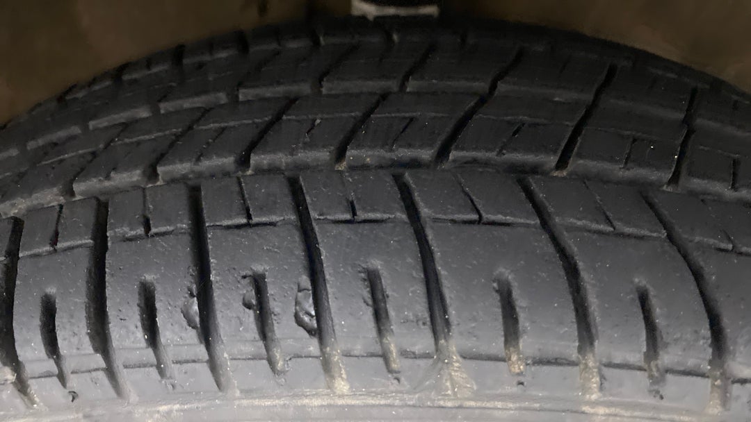 Right Front Tyre Tread