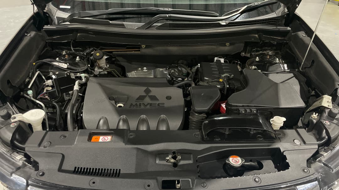 2018 Mitsubishi Outlander Ls 7 Seat (AWD), Automatic, 115217 km, Open Bonnet (Engine)