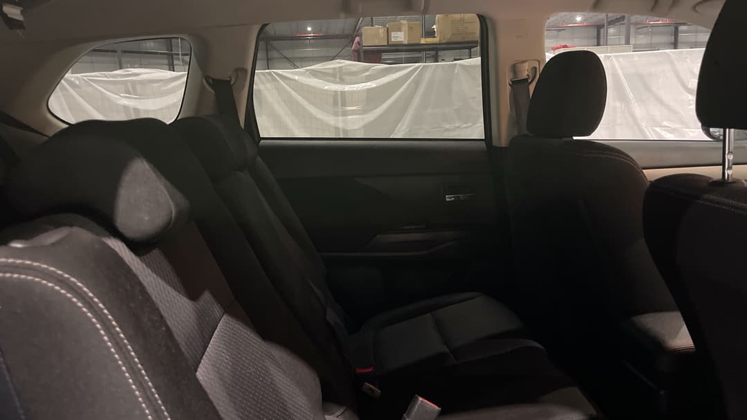 2018 Mitsubishi Outlander Ls 7 Seat (AWD), Automatic, 115217 km, Right Side Rear Door Cabin View