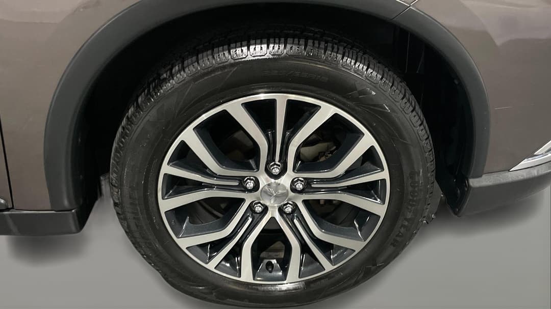 2018 Mitsubishi Outlander Ls 7 Seat (AWD), Automatic, 115217 km, Right Front Wheel