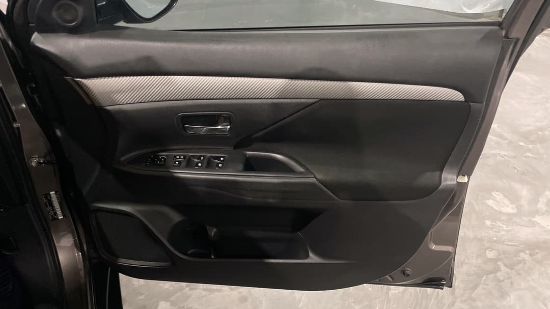 2018 Mitsubishi Outlander Ls 7 Seat (AWD), Automatic, 115217 km, Speaker View