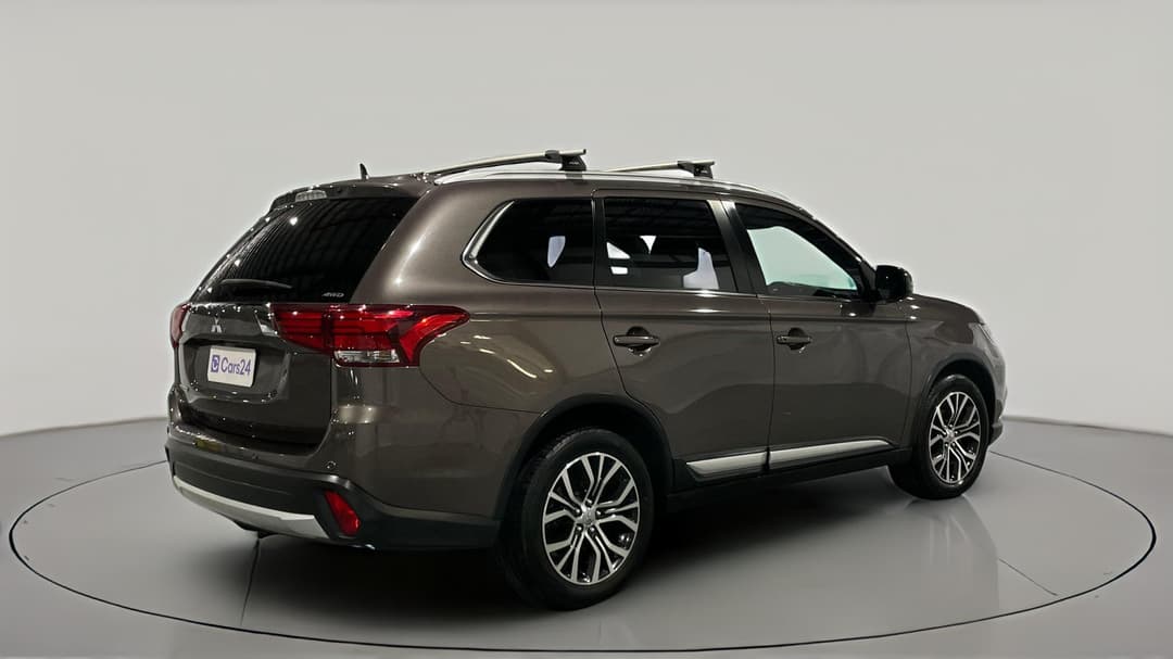 2018 Mitsubishi Outlander Ls 7 Seat (AWD), Automatic, 115217 km, Right Back Diagonal (45- Degree) View