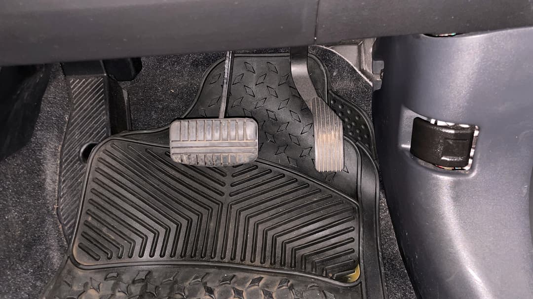 2018 Mitsubishi Outlander Ls 7 Seat (AWD), Automatic, 115217 km, Pedals and Footmat