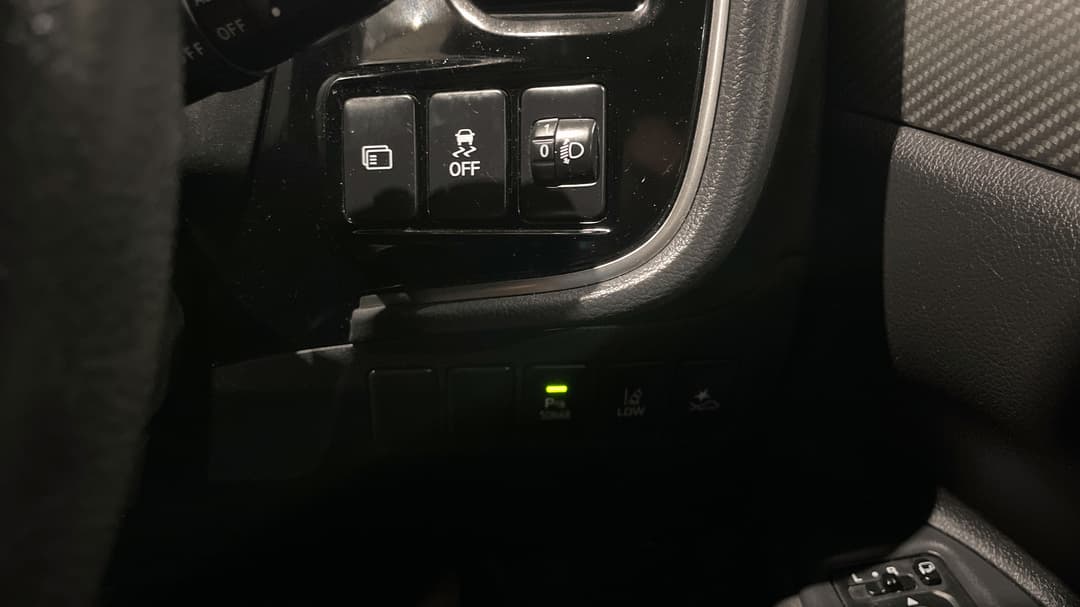 2018 Mitsubishi Outlander Ls 7 Seat (AWD), Automatic, 115217 km, Utility Switches/Buttons