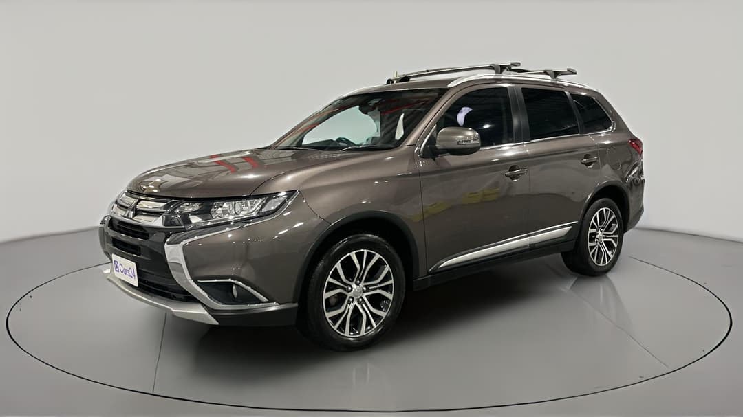 2018 Mitsubishi Outlander Ls 7 Seat (AWD), Automatic, 115217 km, Left Front Diagonal (45- Degree) View