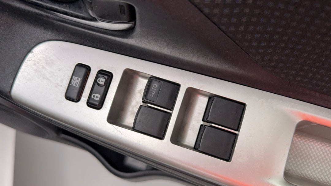 2015 Toyota Yaris Ascent, Manual, 102876 km, Drivers Side Door Panel Controls