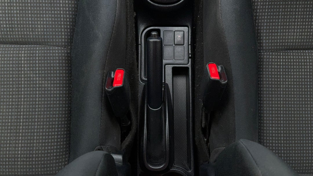 2015 Toyota Yaris Ascent, Manual, 102876 km, Handbrake