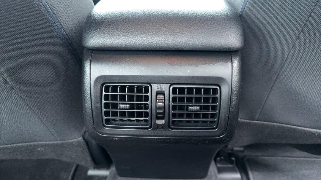 2016 Toyota Camry Altise, Automatic, 110400 km, Rear A/C Vent