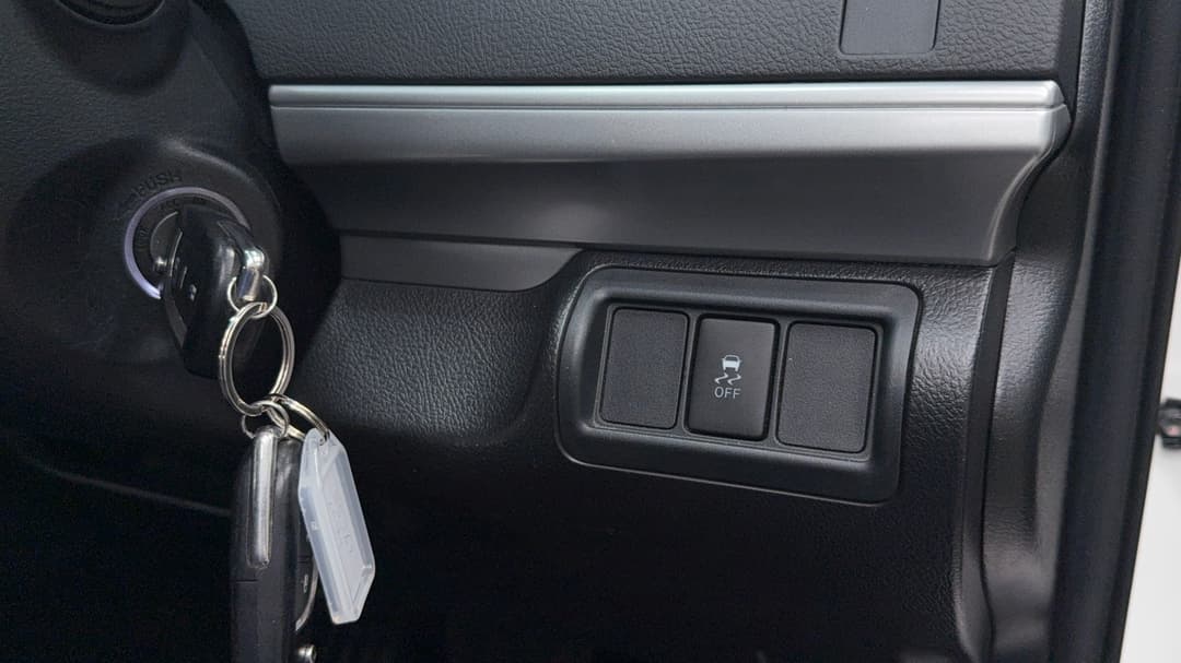 2016 Toyota Camry Altise, Automatic, 110400 km, Utility Switches/Buttons