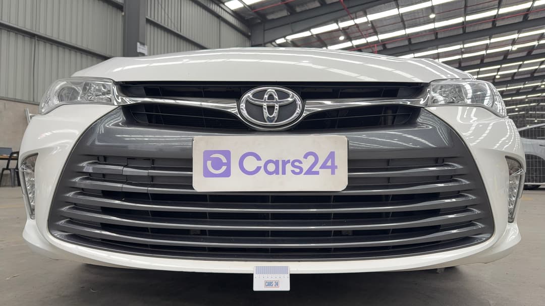 2016 Toyota Camry Altise, Automatic, 110400 km, Bumper Front Chip