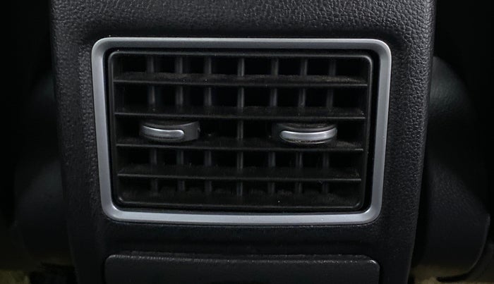 2018 Volkswagen Polo HIGHLINE PLUS 1.5L DIESEL, Diesel, Manual, 83,304 km, Rear AC Vents