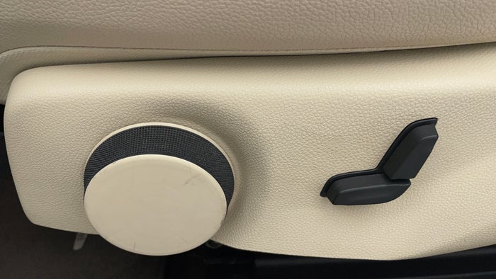 Mercedes Benz Glk Class 250-Driver Side Adjustment Panel