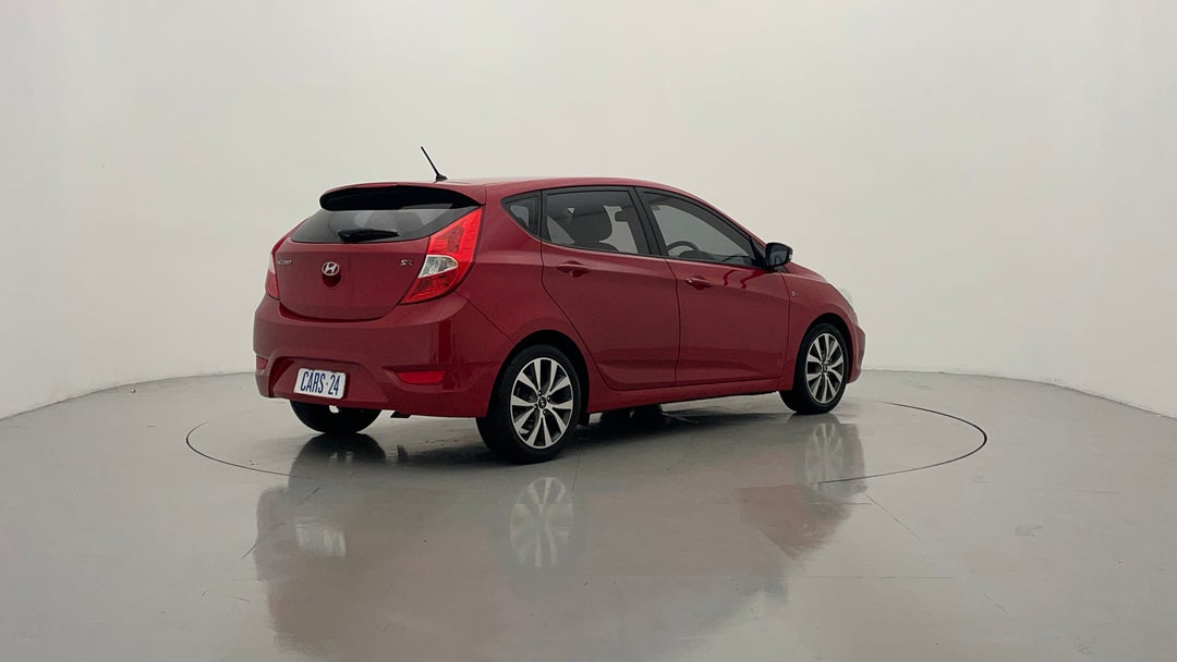 2015 Hyundai Accent Sr, Automatic, 144335 km, Right Back Diagonal (45- Degree) View
