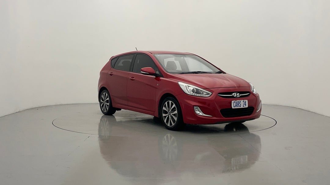 2015 Hyundai Accent Sr, Automatic, 144335 km, Right Front Diagonal (45- Degree) View