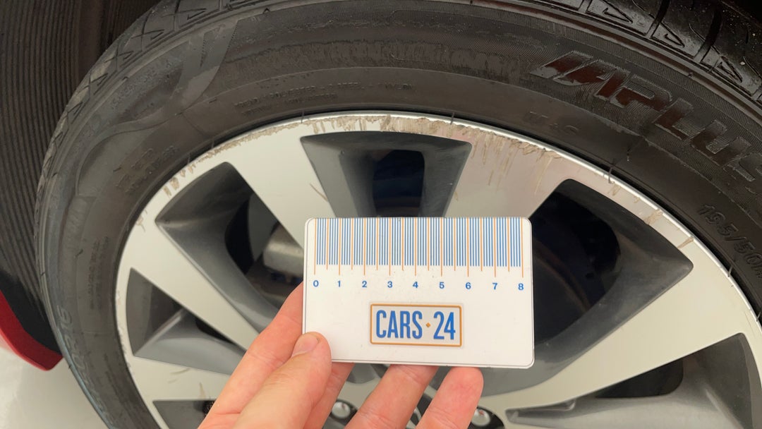 2015 Hyundai Accent Sr, Automatic, 144335 km, Wheels Rim Front LHS Scuff