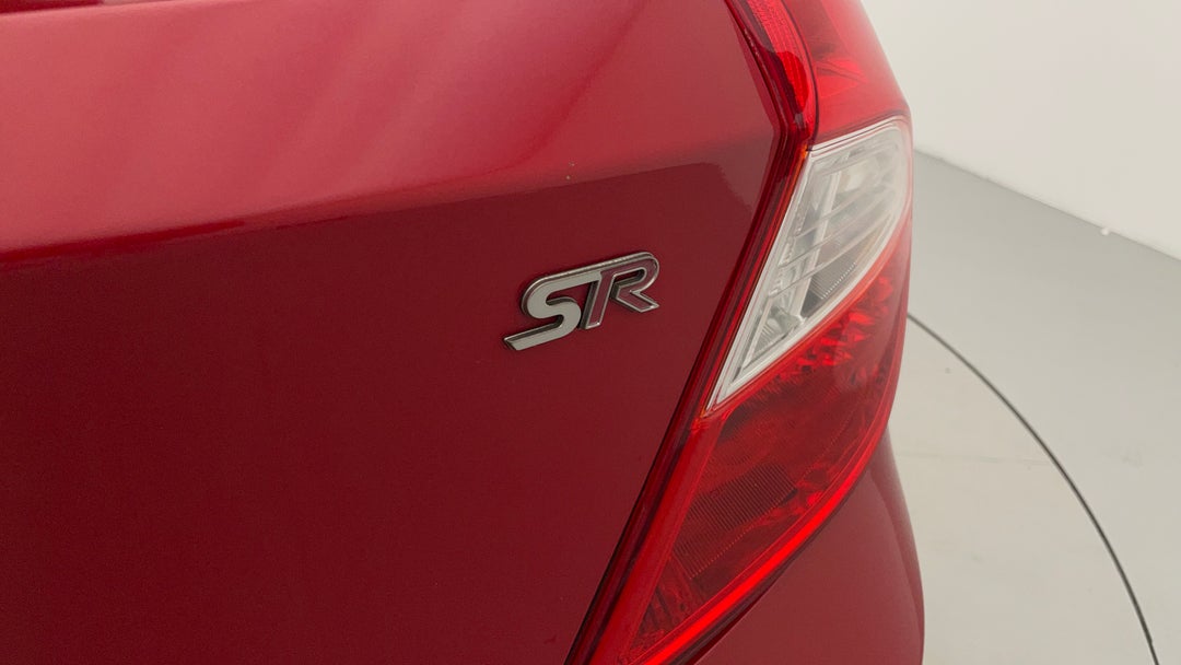 2015 Hyundai Accent Sr, Automatic, 144335 km, Badge (Boot Right Side)