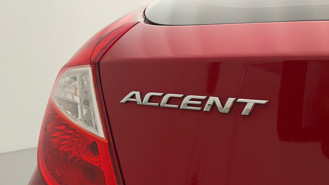 2015 Hyundai Accent Sr, Automatic, 144335 km, Badge (Boot Left Side)