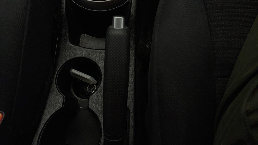 2015 Hyundai Accent Sr, Automatic, 144335 km, Handbrake