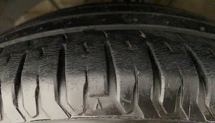 2017 Maruti Dzire ZXI AMT, Petrol, Automatic, 37,274 km, Left Front Tyre Tread