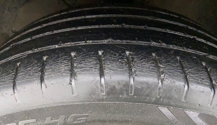 2016 Maruti Baleno ZETA 1.2 K12, Petrol, Manual, 47,428 km, Left Front Tyre Tread