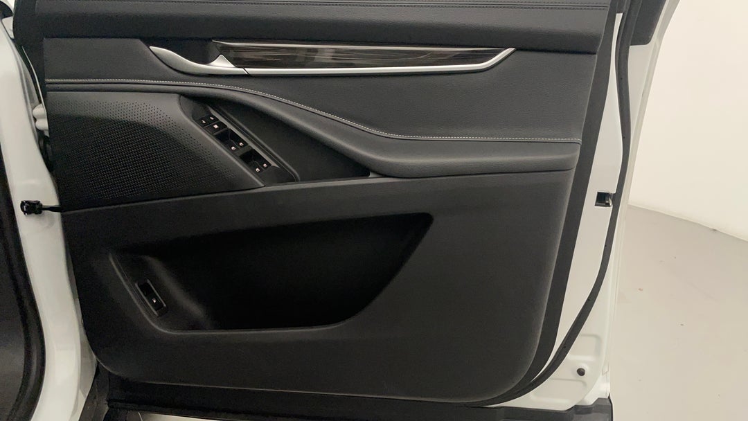 2023 LDV D90 (2WD), Automatic, 28472 km, Speaker View