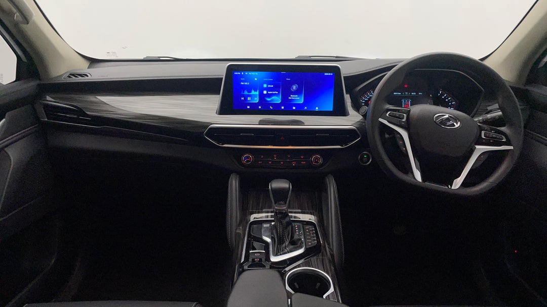 2023 LDV D90 (2WD), Automatic, 28472 km, Dashboard View