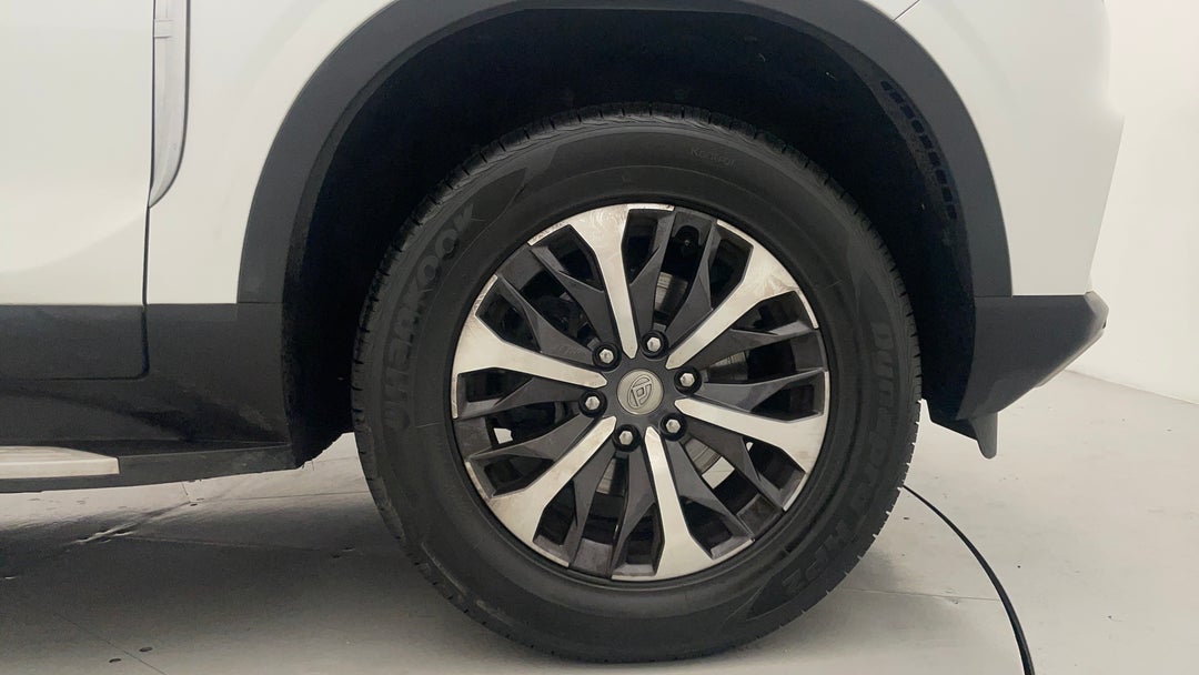 2023 LDV D90 (2WD), Automatic, 28472 km, Right Front Wheel