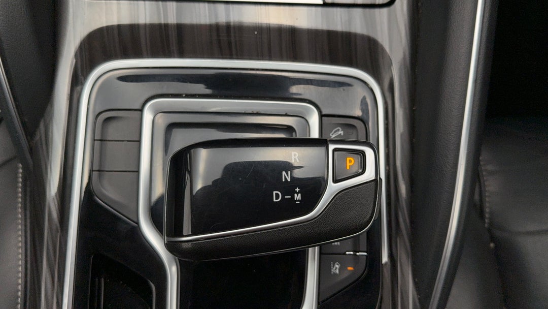 2020 LDV D90 Executive (4WD) D20, Automatic, 114273 km, Gear Lever 