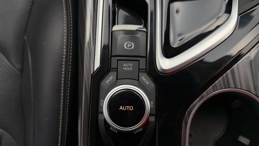 2020 LDV D90 Executive (4WD) D20, Automatic, 114273 km, Handbrake