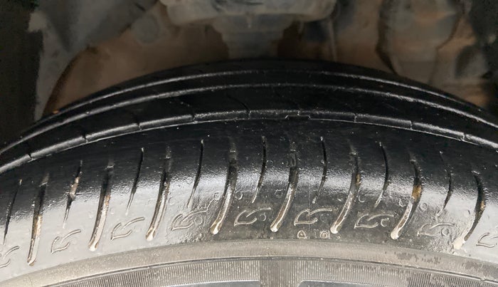 2020 Mahindra XUV300 W4 1.5 DIESEL, Diesel, Manual, 42,268 km, Right Front Tyre Tread
