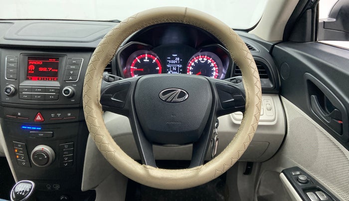 2020 Mahindra XUV300 W4 1.5 DIESEL, Diesel, Manual, 42,268 km, Steering Wheel Close Up