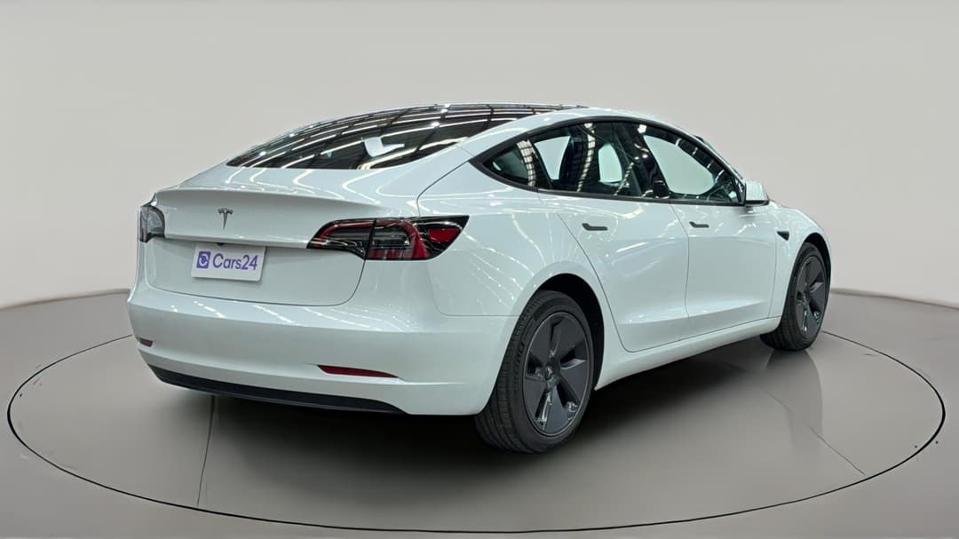 2023 Tesla Model 3 Rear-wheel Drive, Automatic, 40663 km, Right Back Diagonal (45- Degree) View