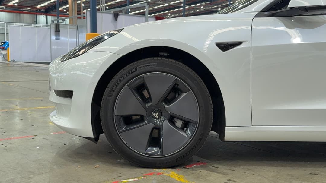 2023 Tesla Model 3 Rear-wheel Drive, Automatic, 40663 km, Left Front Wheel