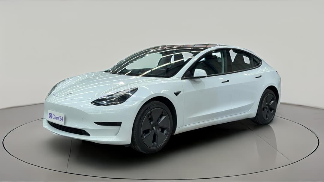 2023 Tesla Model 3 Rear-wheel Drive, Automatic, 40663 km, Left Front Diagonal (45- Degree) View